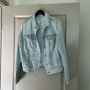 Light wash denim jean jacket